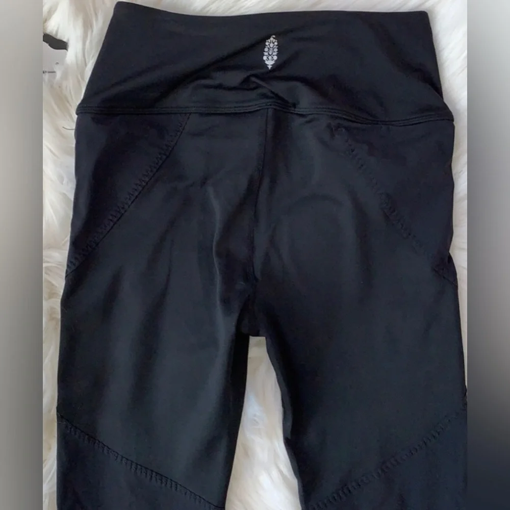 *Sold* FP Movement “Born to Run” Leggings - Picture 4 of 5
